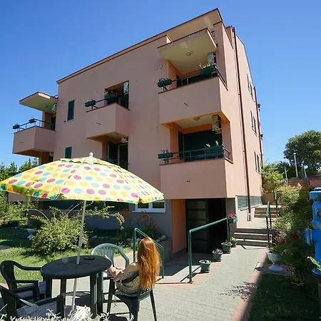 Ivan דירה זאדאר