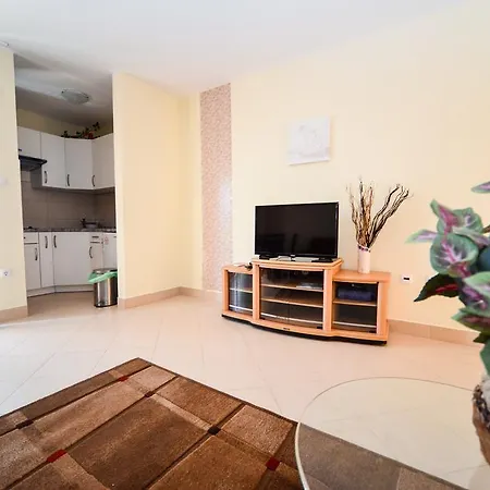 Ivan Apartment *